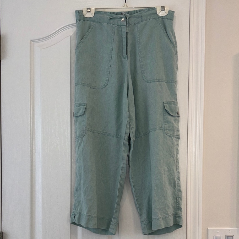 Stylish Teal Linen Capris for Women
